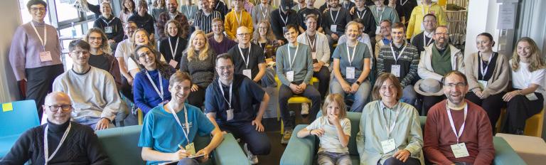 Das Bild zeigt die Teilnehmenden einer Veranstaltung